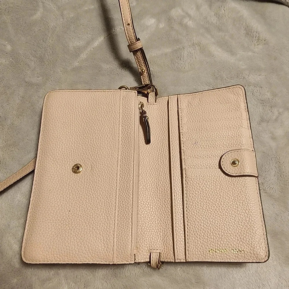 Michael Kors Soft Pink Leather Crossbody Purse - Picture 6 of 7